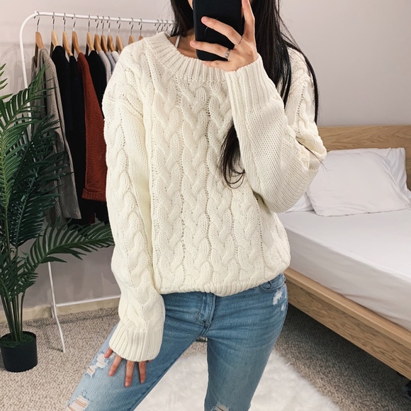 🆕 Ivory Chunky Knit Sweater - Picture 2 of 7